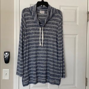 Lidy Cowl Neck Hi - Low Knit Top
XL | Blue